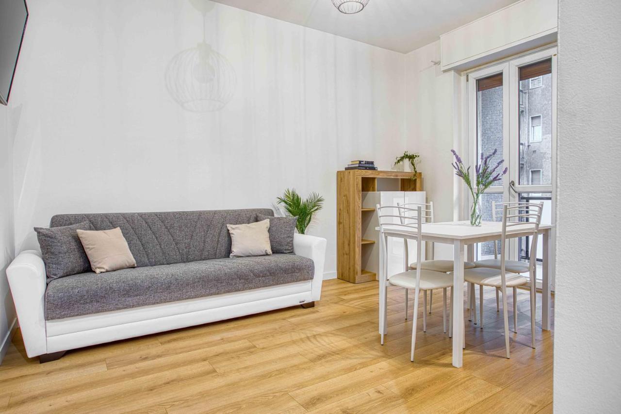 شقة Joivy Warm And Inviting Flat With Balcony ميلان المظهر الخارجي الصورة